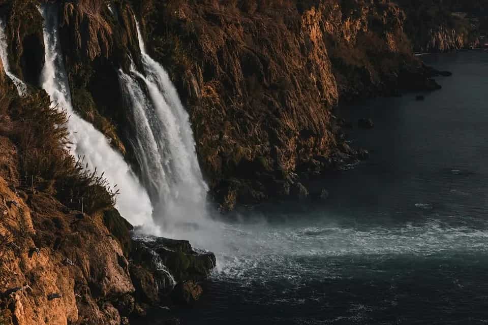 Thalaiyar Waterfalls