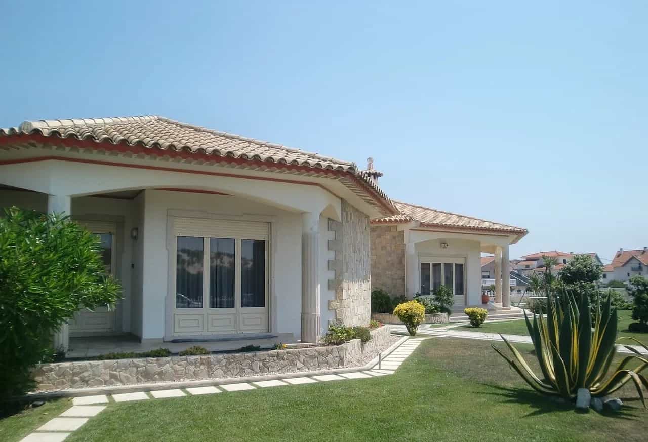 Villa in Noida
