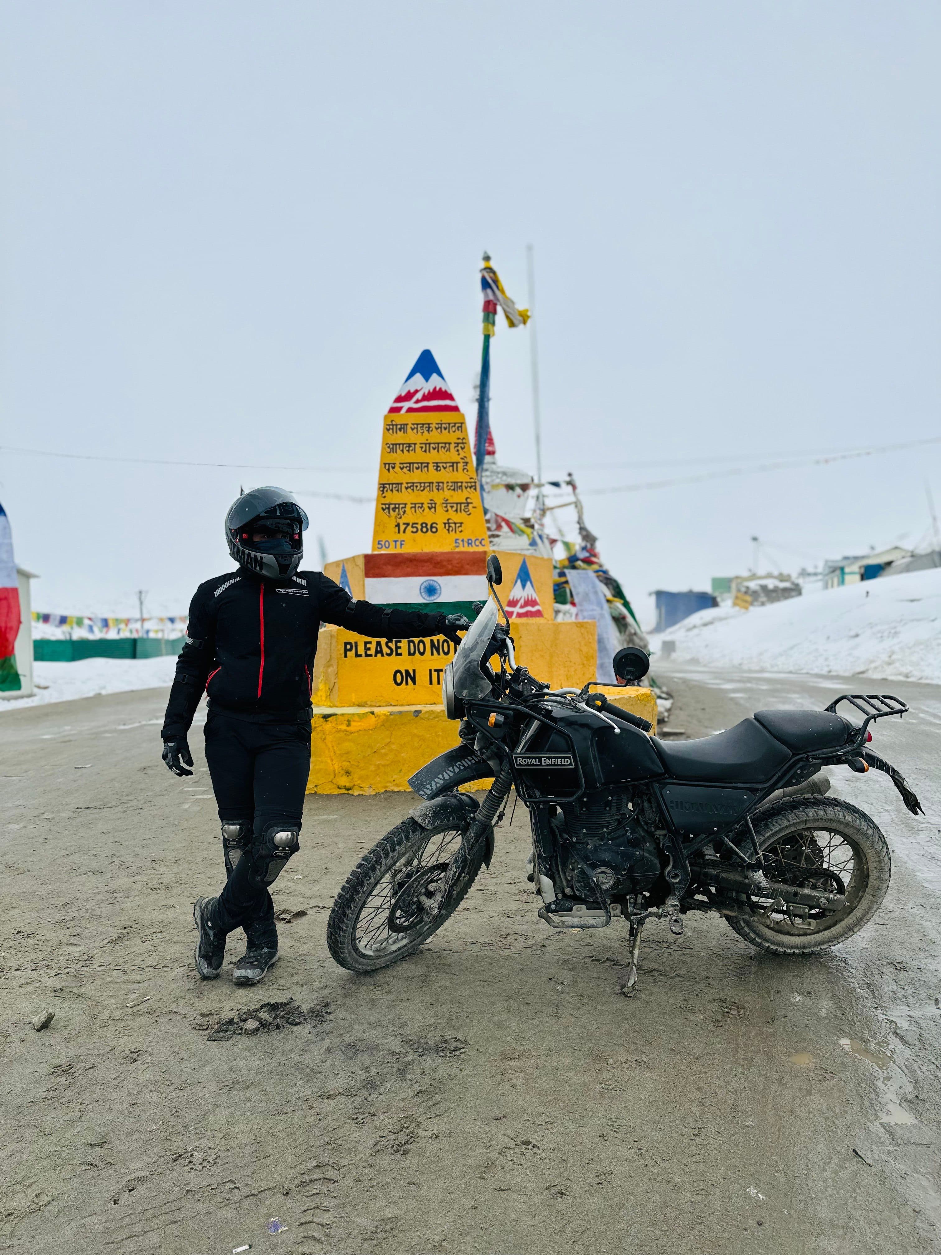 9 Days Delhi to Leh With Umling La