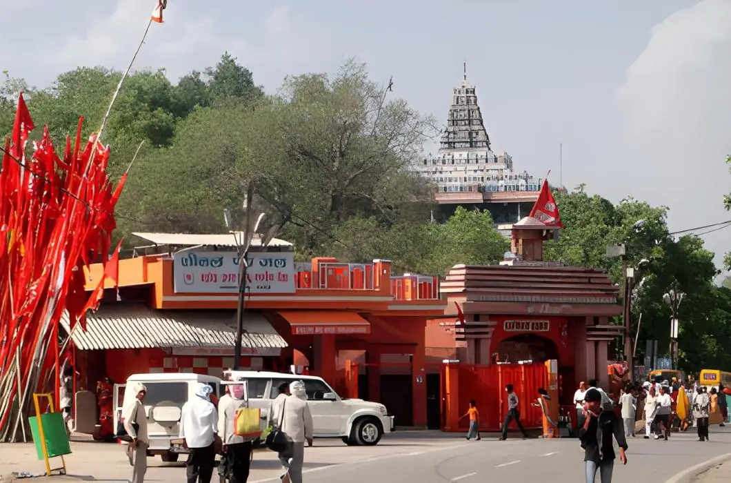 Bade Hanuman Ji Mandir Prayagraj: Timings, History & Travel Guide