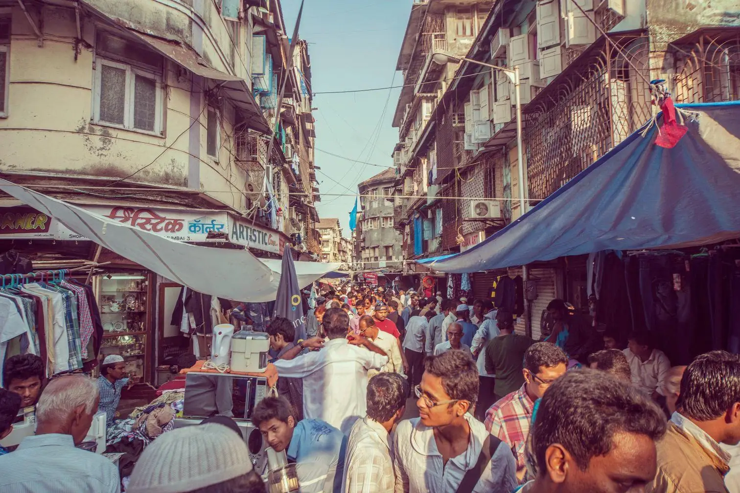 Delhi Chor Bazaar: Shopping & Tips