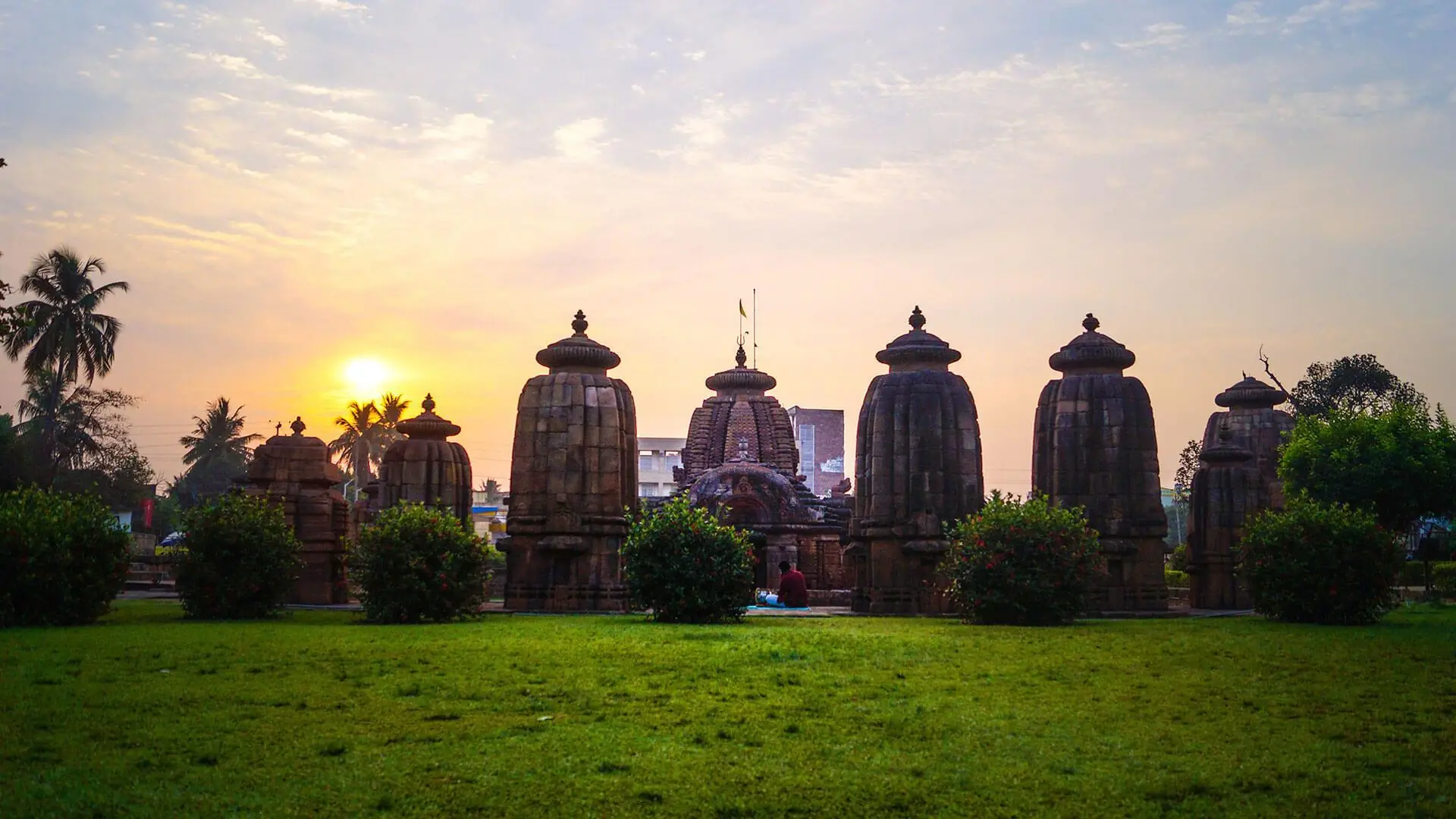 famous-temples-in-bhubaneswar.webp