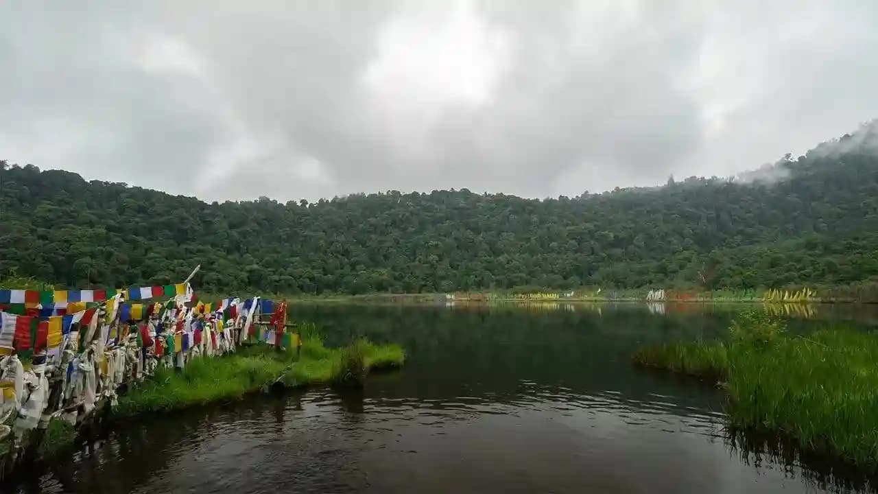 Khecheopalri Lake