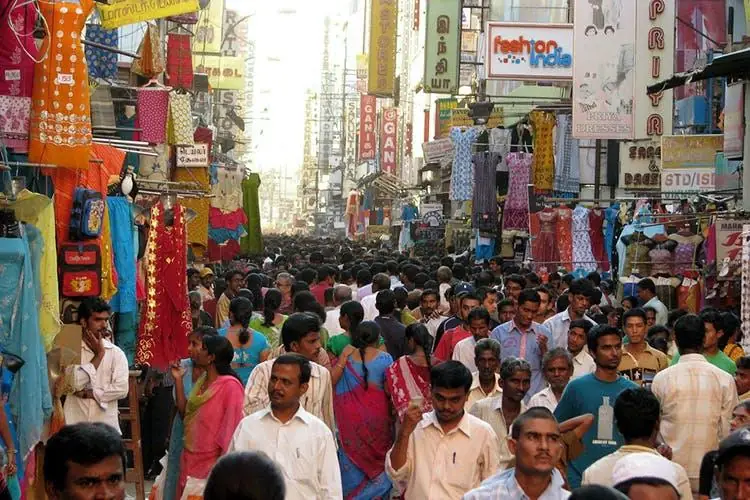 Pondy Bazaar: Things To Buy & Travel Tips