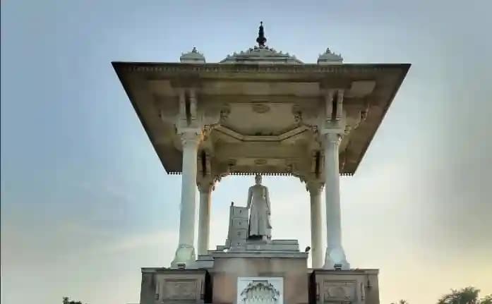 statue circle jaipur