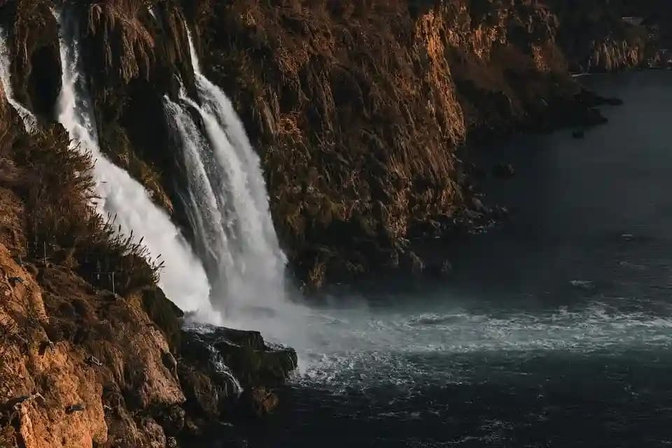 Thalaiyar Waterfalls