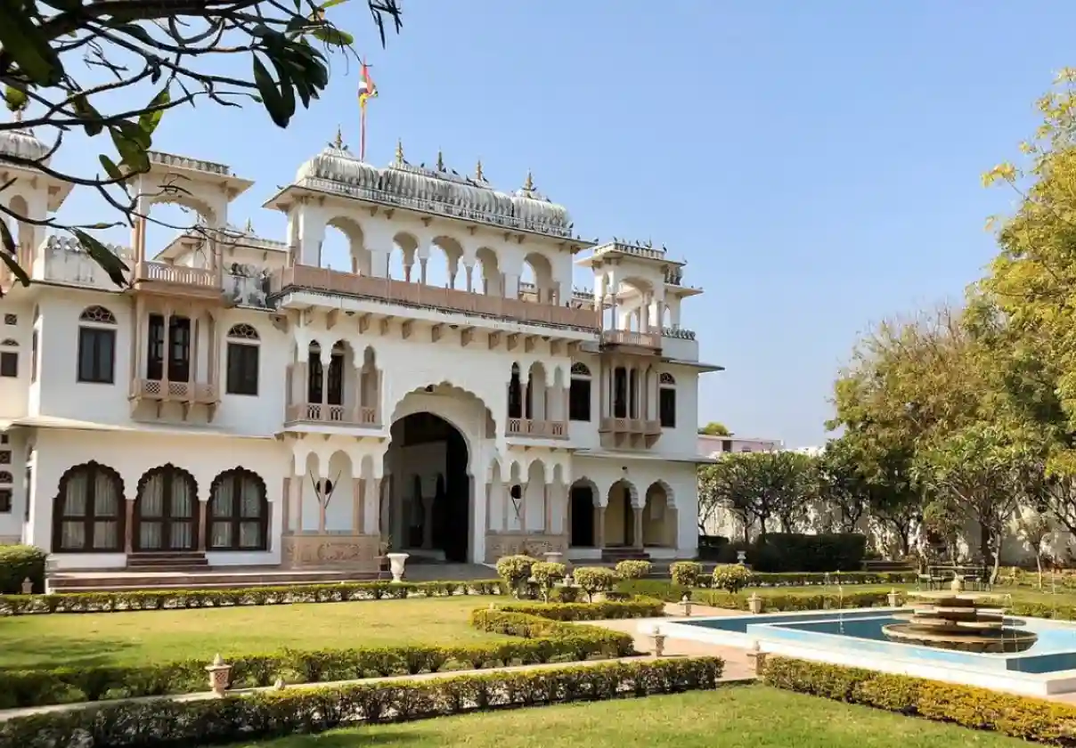 Lotwara Iti Card Web.webp